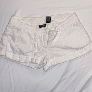 Women’s shorts- vanity size 3 fit like 1